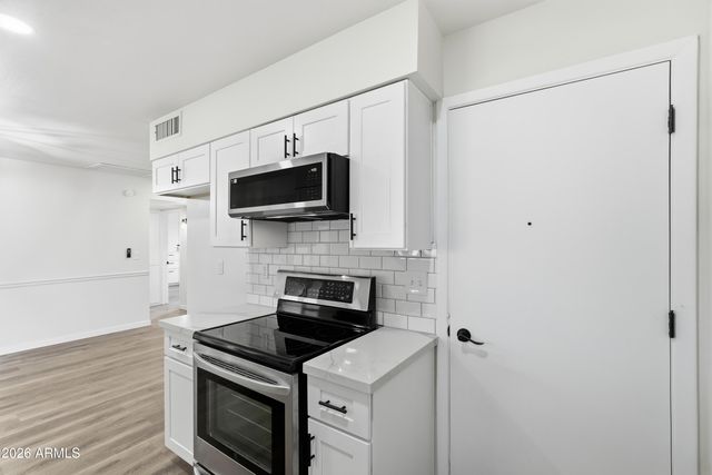 10528 W SARATOGA Circle, Sun City, AZ 85351