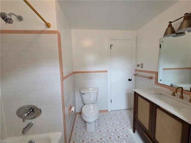 4 Belmont PL, Hampton, VA 23666