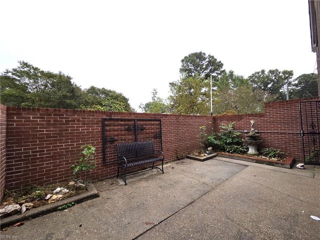 4 Belmont PL, Hampton, VA 23666