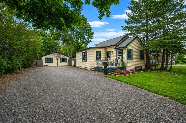 36 Rosalie Place, Patchogue, NY 11772