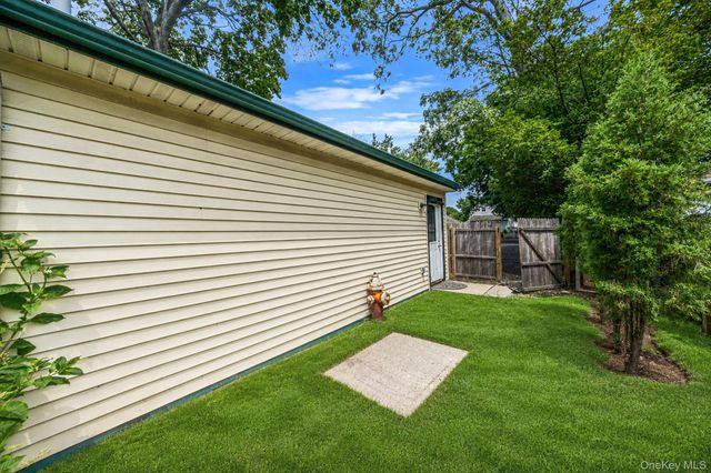 36 Rosalie Place, Patchogue, NY 11772