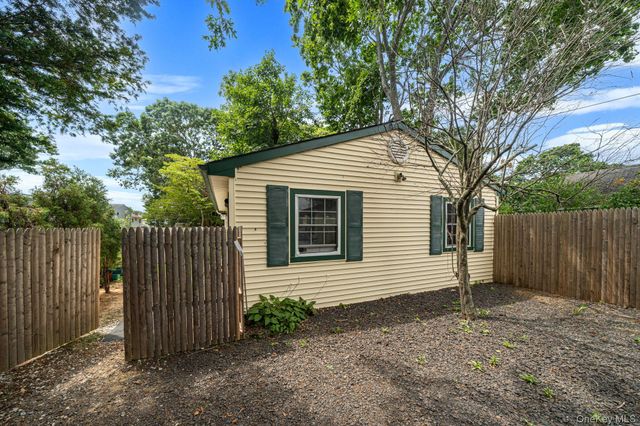 36 Rosalie Place, Patchogue, NY 11772