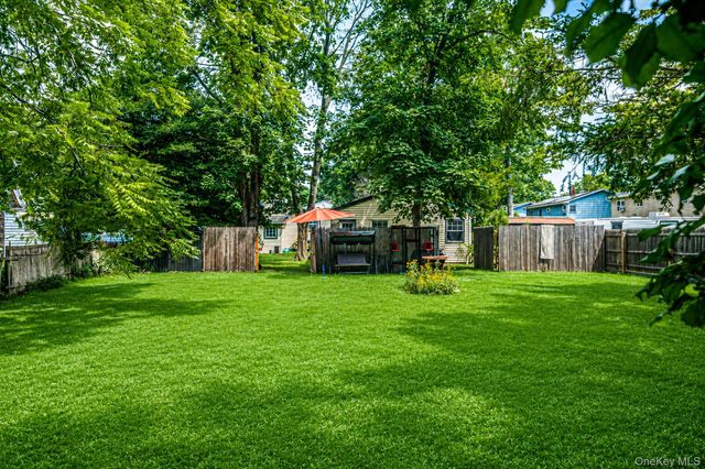 36 Rosalie Place, Patchogue, NY 11772
