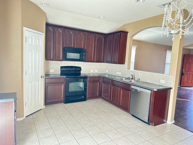 590 Arthur Drive, Lavon, TX 75166