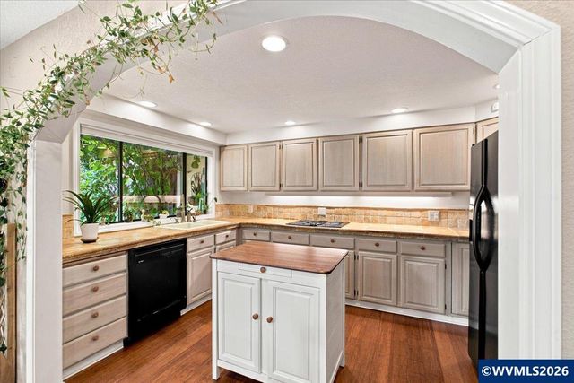 1902 Spicetree Ln SE, Salem, OR 97306