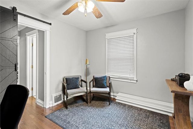 8242 Belleview Avenue, Kansas City, MO 64114