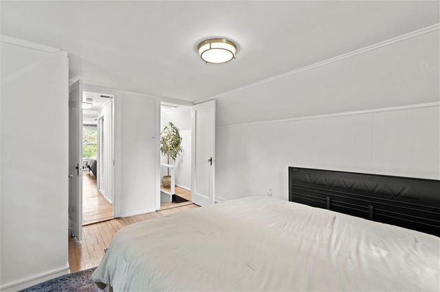 8242 Belleview Avenue, Kansas City, MO 64114