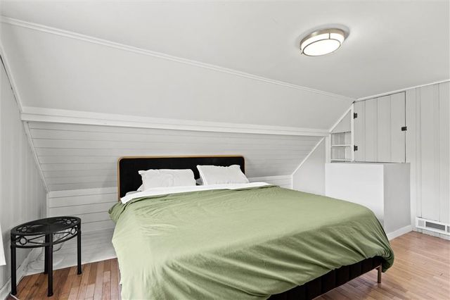 8242 Belleview Avenue, Kansas City, MO 64114