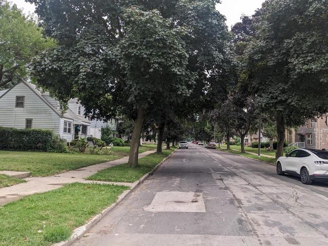 4362 N 16th STREET, Milwaukee, WI 53209