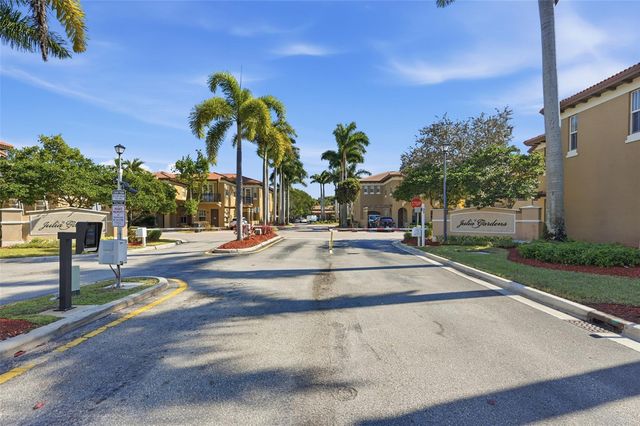 6982 Julia Gardens Drive, Coconut Creek, FL 33073