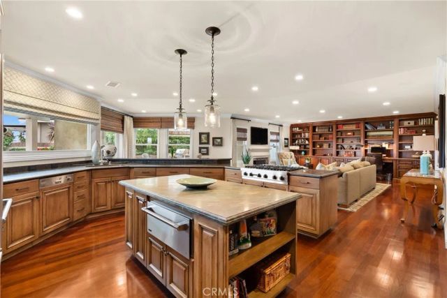 9 Rue Cannes, Newport Beach, CA 92660