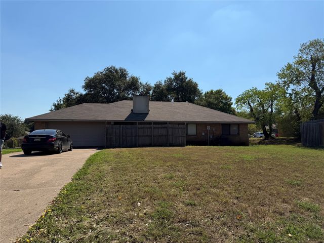 1129 Evergreen Circle, Desoto, TX 75115
