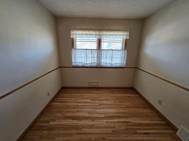 605 Park Valley Drive W, Hopkins, MN 55343