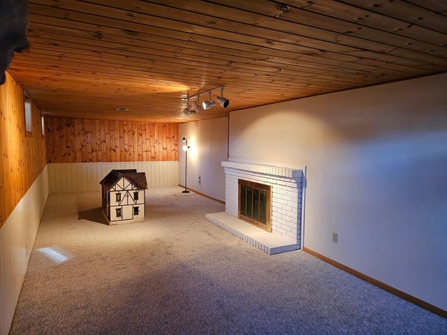 605 Park Valley Drive W, Hopkins, MN 55343