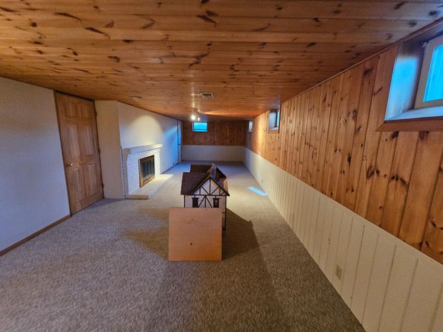 605 Park Valley Drive W, Hopkins, MN 55343