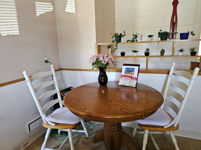 605 Park Valley Drive W, Hopkins, MN 55343