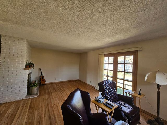 605 Park Valley Drive W, Hopkins, MN 55343