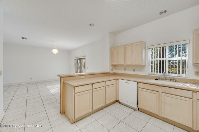 624 Cedar Side Circle NE, Palm Bay, FL 32905