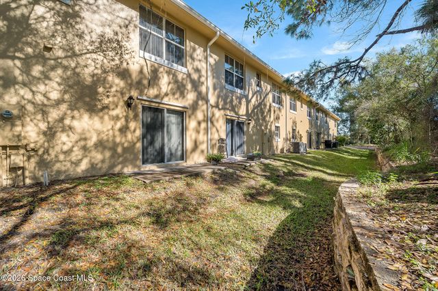 624 Cedar Side Circle NE, Palm Bay, FL 32905