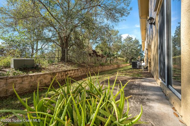 624 Cedar Side Circle NE, Palm Bay, FL 32905