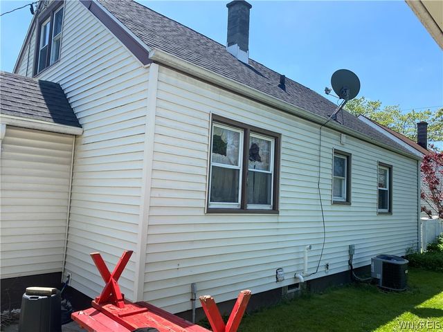 56 Gordon Avenue, West Seneca, NY 14224