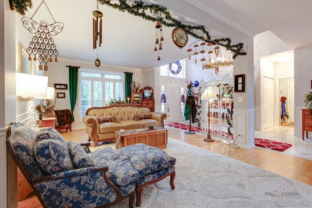 7449 Brentwood Lane, Gurnee, IL 60031