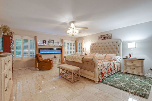 7449 Brentwood Lane, Gurnee, IL 60031