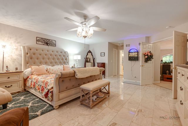 7449 Brentwood Lane, Gurnee, IL 60031