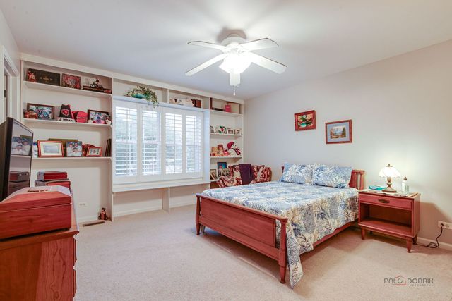 7449 Brentwood Lane, Gurnee, IL 60031