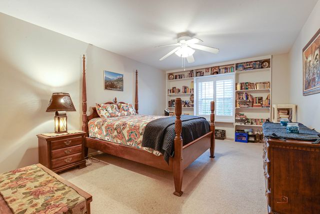 7449 Brentwood Lane, Gurnee, IL 60031