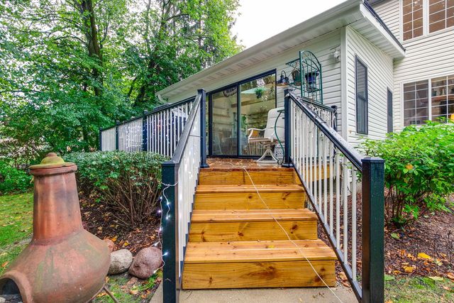 7449 Brentwood Lane, Gurnee, IL 60031