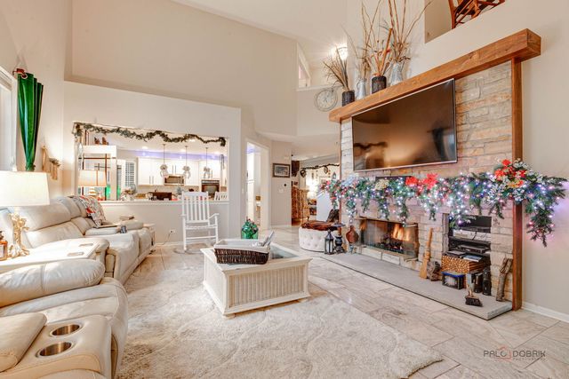 7449 Brentwood Lane, Gurnee, IL 60031