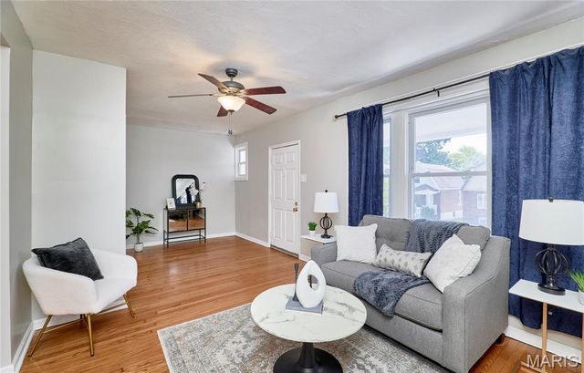 6525 Bartmer, University City, MO 63130