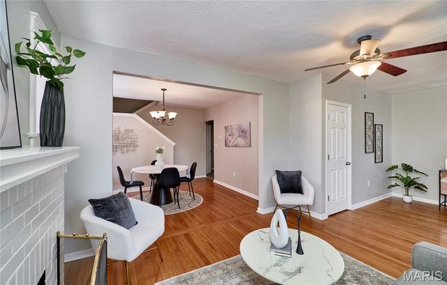 6525 Bartmer, University City, MO 63130