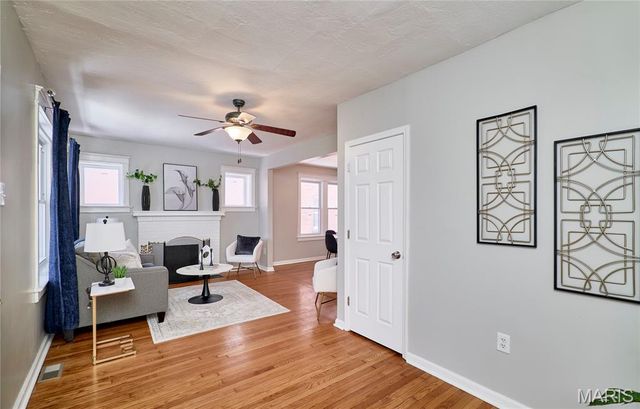 6525 Bartmer, University City, MO 63130