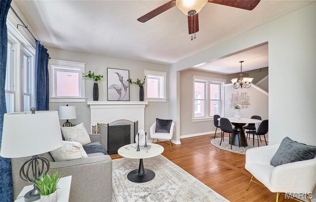 6525 Bartmer, University City, MO 63130