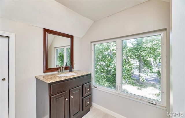 6525 Bartmer, University City, MO 63130