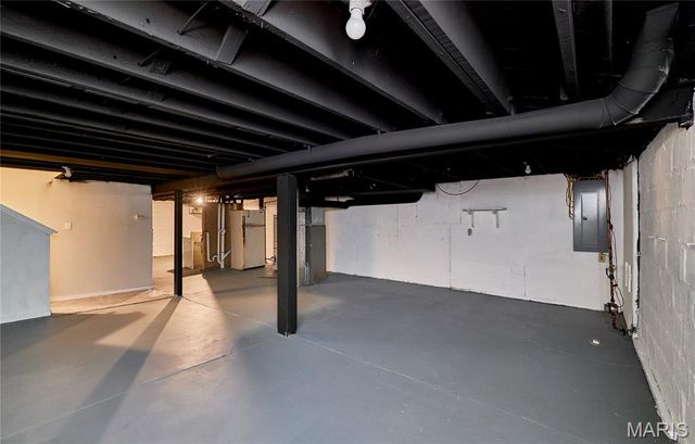 6525 Bartmer, University City, MO 63130