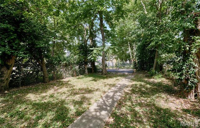 6525 Bartmer, University City, MO 63130