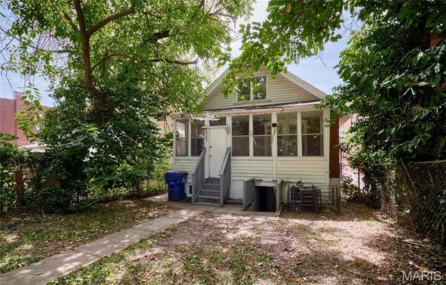 6525 Bartmer, University City, MO 63130
