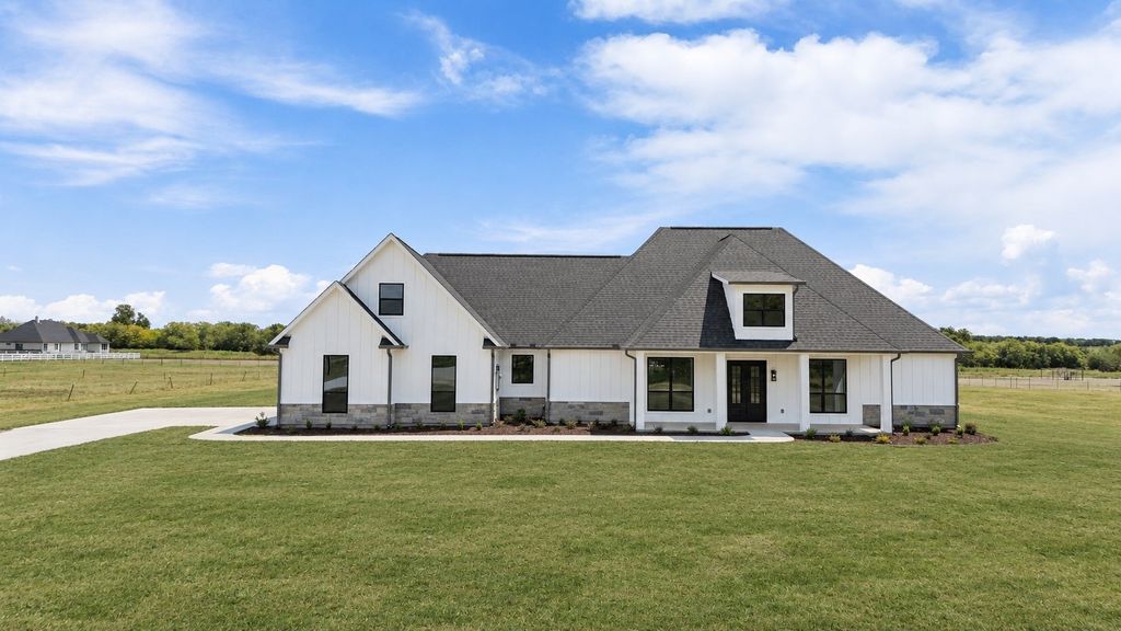 13929 Jackson Road, Krum, TX 76249 — exterior