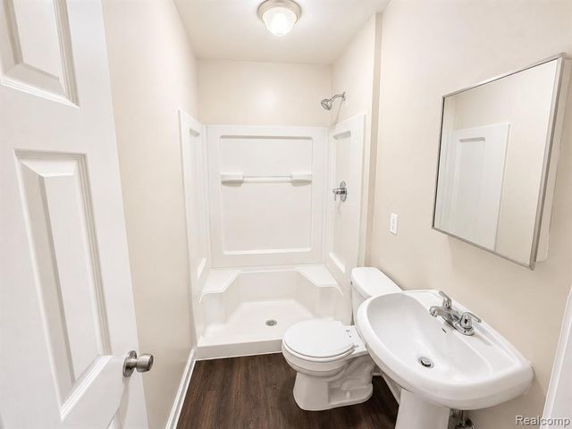 7509 Mettetal Street, Detroit, MI 48228