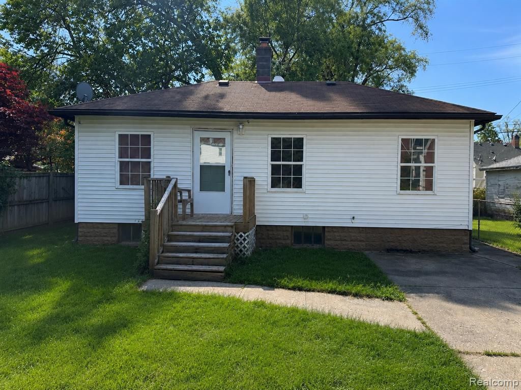 7509 Mettetal Street, Detroit, MI 48228