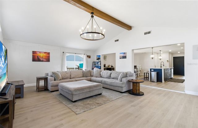 404 KING LOUIS COURT, Seffner, FL 33584