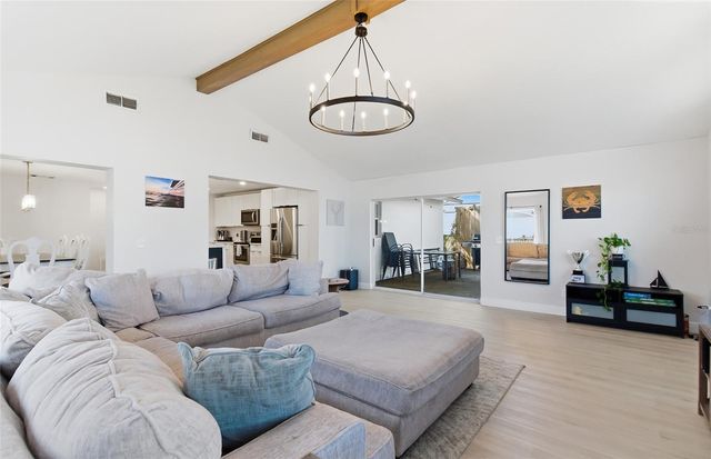 404 KING LOUIS COURT, Seffner, FL 33584