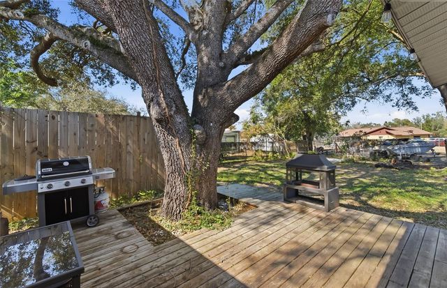 404 KING LOUIS COURT, Seffner, FL 33584