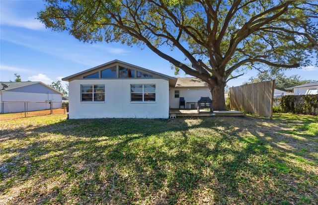 404 KING LOUIS COURT, Seffner, FL 33584