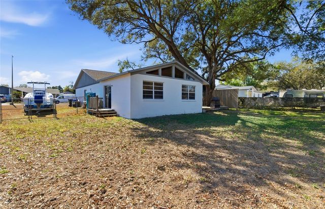 404 KING LOUIS COURT, Seffner, FL 33584