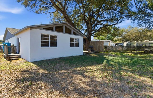 404 KING LOUIS COURT, Seffner, FL 33584