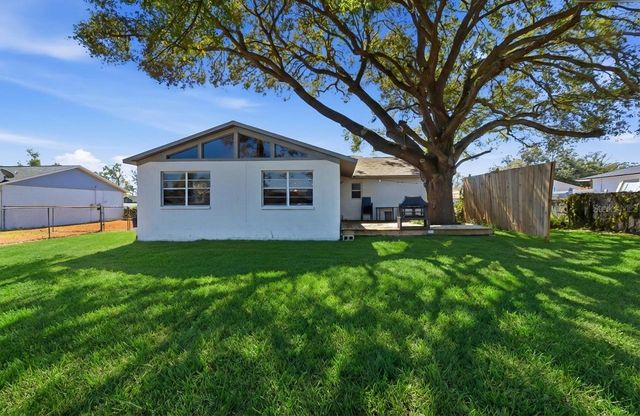 404 KING LOUIS COURT, Seffner, FL 33584